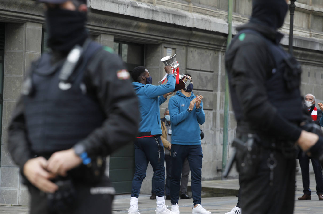 Fotos: Así ha sido el recibimiento de los supercampeones en el Ayuntamiento