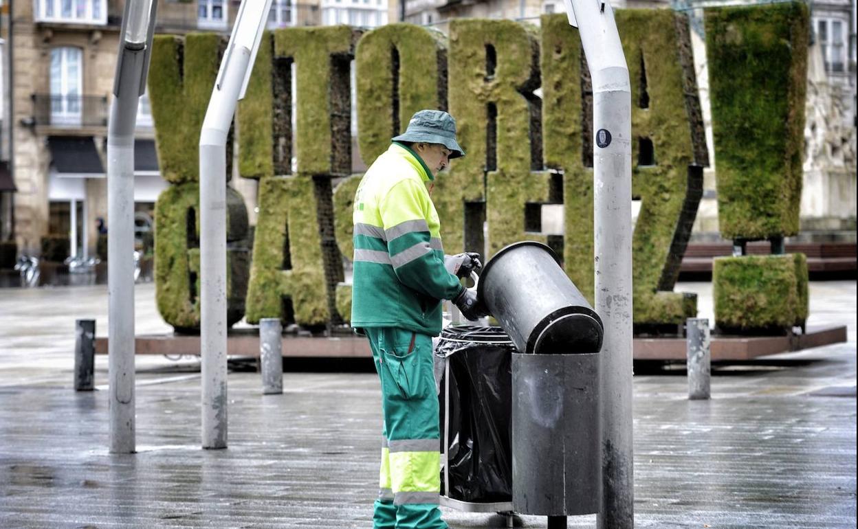 Vitoria cuenta con un contrato de limpieza prorrogado desde diciembre de 2018.