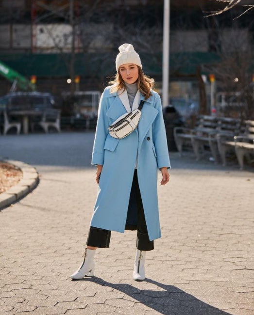 ¿Quién no tiene un gorro de lana? Ahora más que nunca están de plena actualidad, aunque las tendencias dictan que se llevan en su versión más minimalista, en colores neutros y, sintiéndolo mucho, sin pompón.