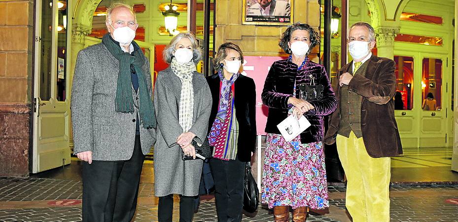 Txus Casado, Araceli Pascual, Vicky Arístegui, Elena Martínez-Sapiña y Javier Gimeno.
