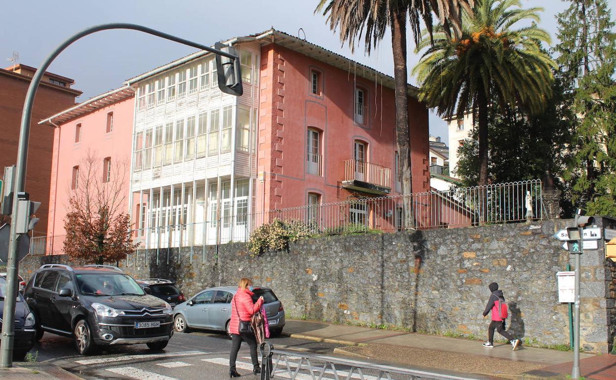 La antigua residencia de Llodio está cerrada desde 2002. 