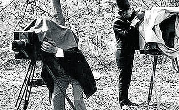 Imagen principal - Primeros fotógrafos callejeros. Fotógrafo de prensa ya en el siglo XX. Henri Cartier-Bresson. 