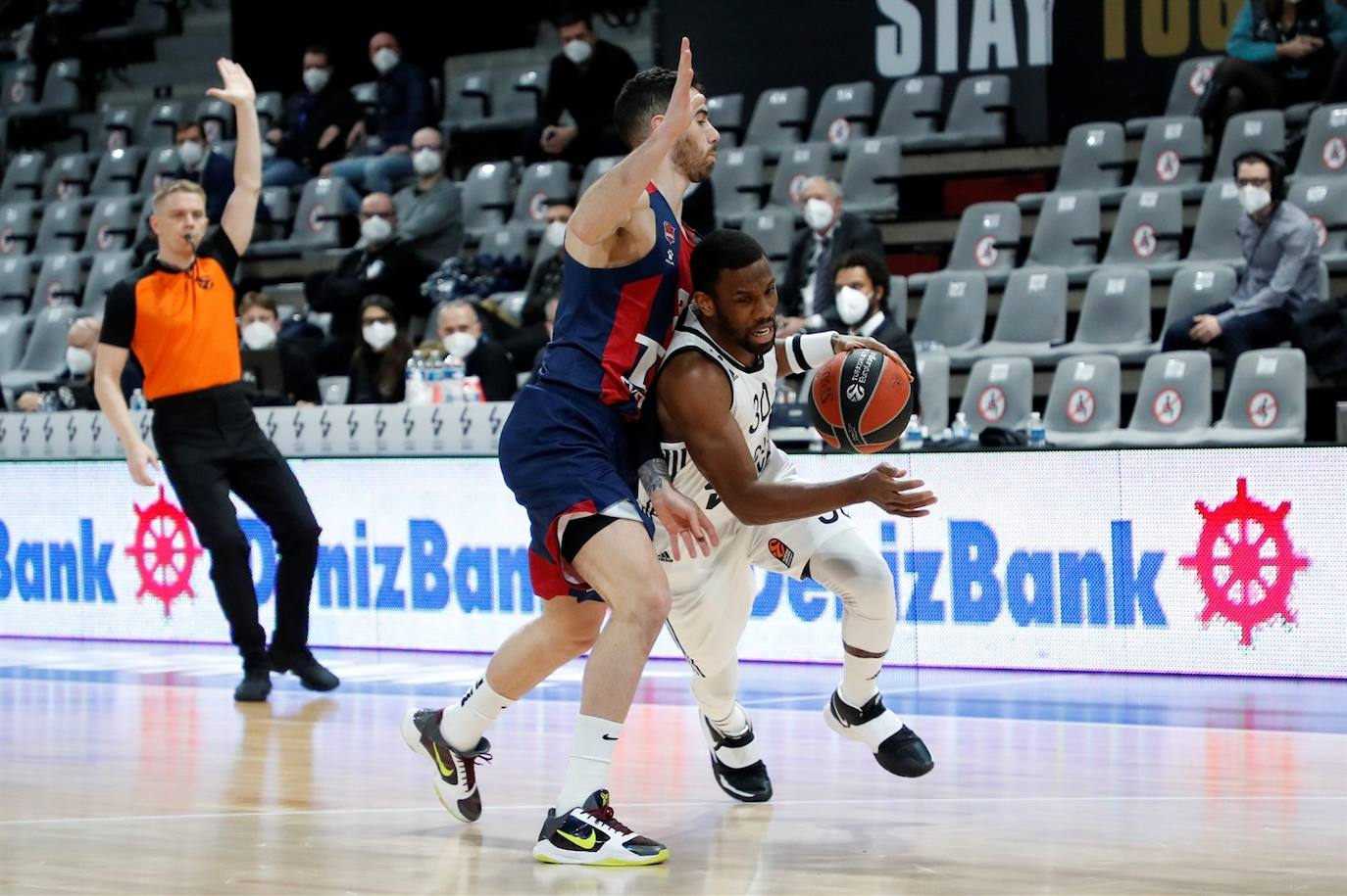 Fotos: Las imágenes del Asvel-Baskonia