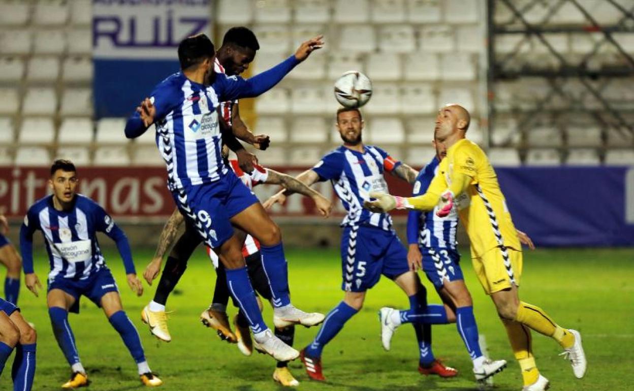 Vídeo-resumen y goles del Alcoyano-Athletic (1-2)