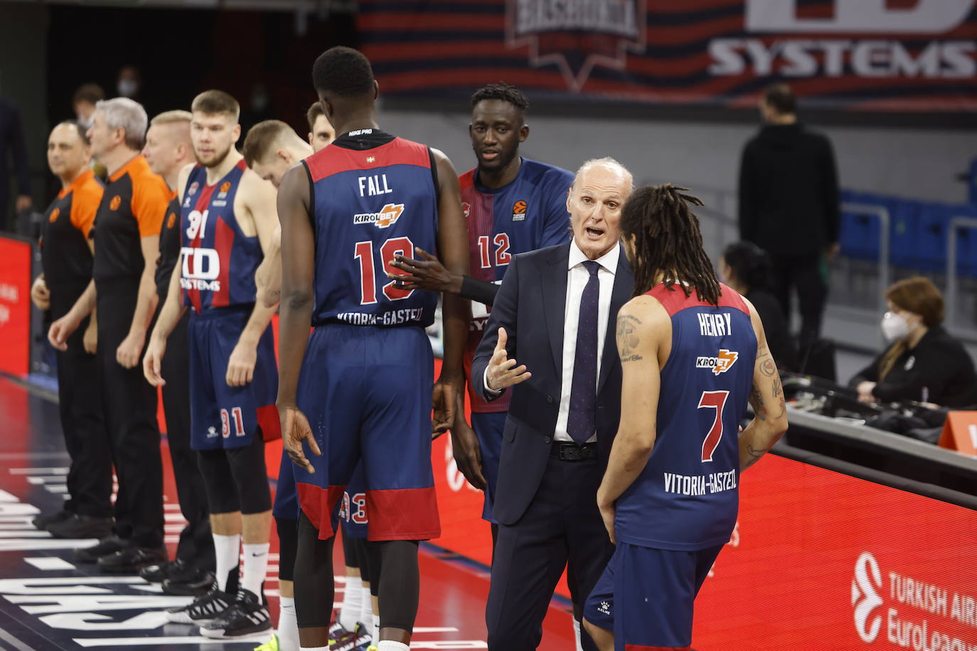 Fotos: Las mejores imágenes del TD Systems Baskonia - Zalgiris