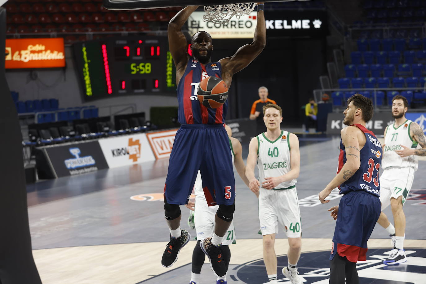 Fotos: Las mejores imágenes del TD Systems Baskonia - Zalgiris