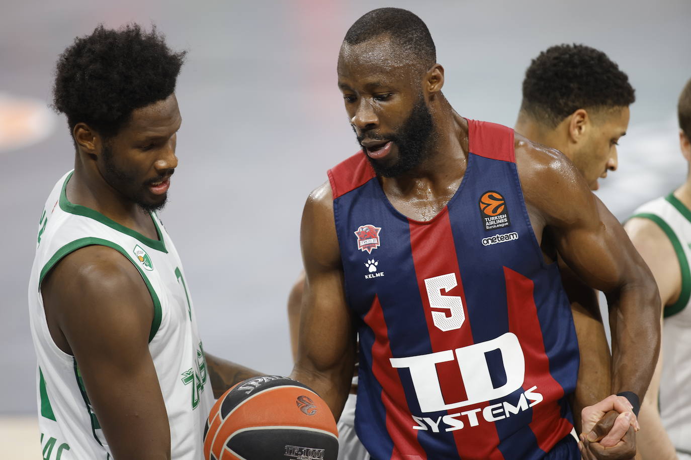 Fotos: Las mejores imágenes del TD Systems Baskonia - Zalgiris