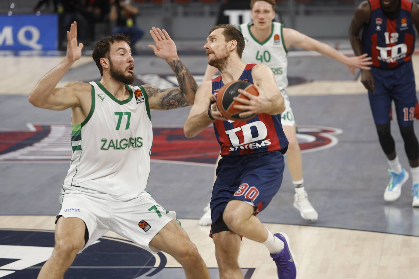 Fotos: Las mejores imágenes del TD Systems Baskonia - Zalgiris