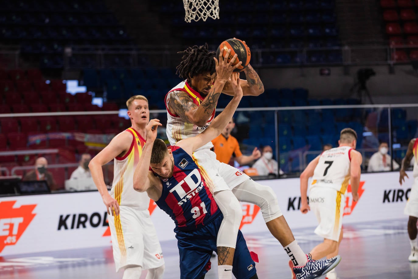 Fotos: Las mejores imágenes del TD Systems Baskonia - Casademont Zaragoza de la Liga Endesa 2021