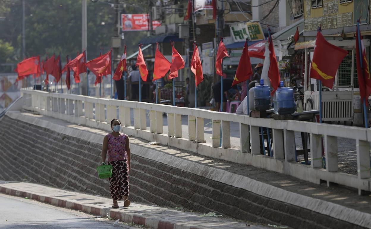 La Embajada en Myanmar pide a los españoles «permanecer en sus domicilios» tras el golpe de Estado