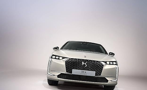 Todo sobre el nuevo DS 4: diseño único, electrificado y con tecnología avanzada