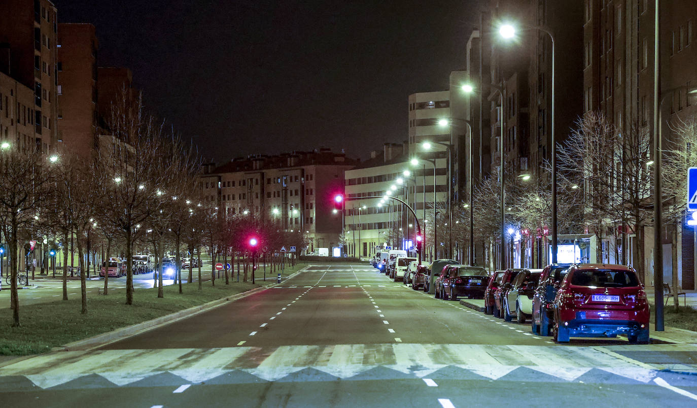 Las calles de Vitoria quedan desiertas a partir de las diez de la noche