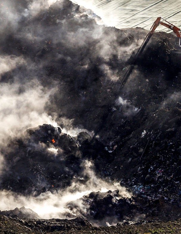 Además de las labores de búsqueda propiamente dichas, continúan los trabajos de estabilización de la escombrera. Cuando la situación ambiental quede remediada y hayan sido localizados los restos de Beltrán, la vida de la instalación habrá concluido y será sellada.
