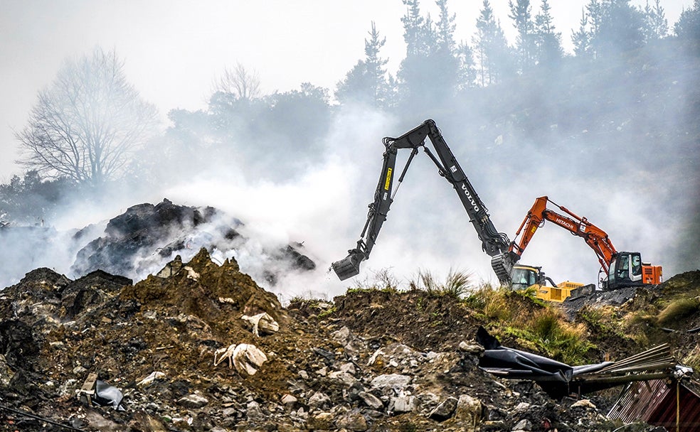 En mayo, Bruselas anuncio que investigaría las "importantes deficiencias" del vertedero de Zaldibar. El informe fue acabado a finales del año pasado. Además, el Gobierno vasco ha exigido a los propietarios de la instalación que reparen el daño medioambiental que han producido.