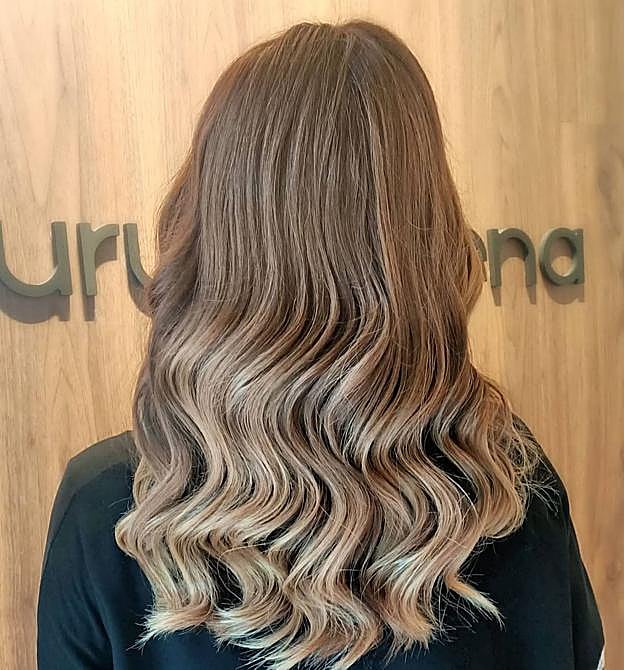 Bronde en tonos arena realizado por Alazne Montero, estilista de Furundarena Pelukerak.