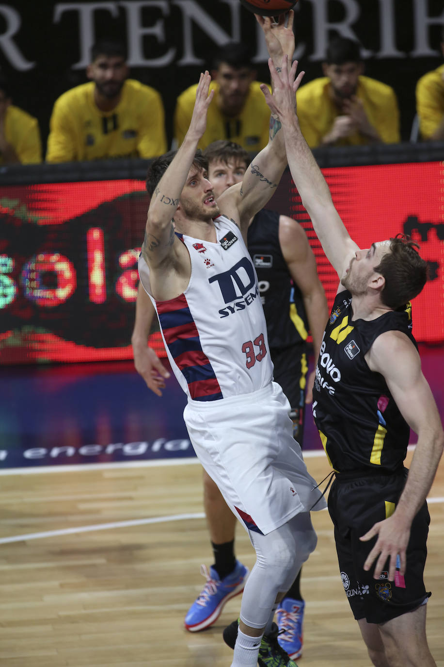 Fotos: Las mejores imágenes del Tenerife-Baskonia