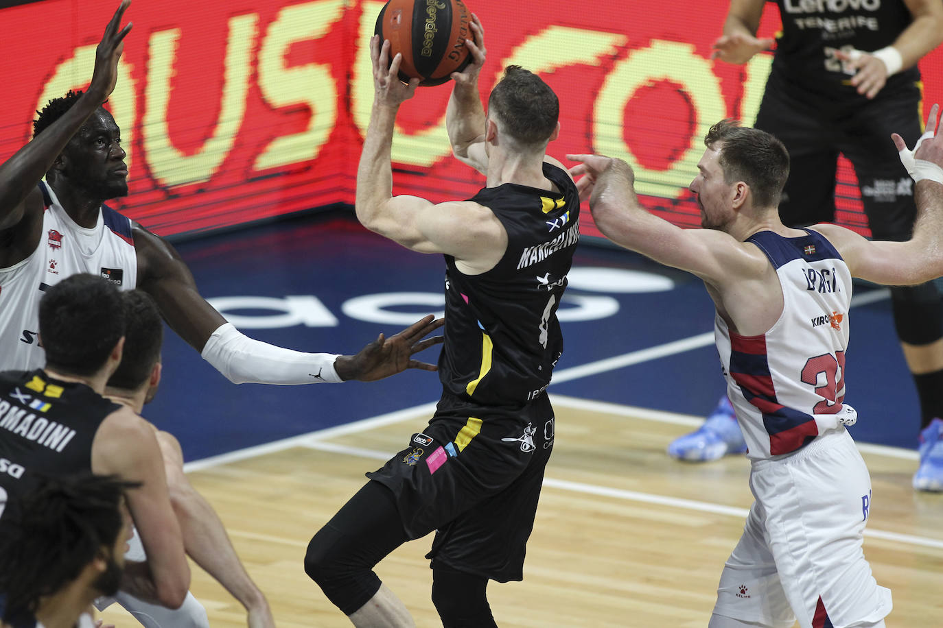 Fotos: Las mejores imágenes del Tenerife-Baskonia