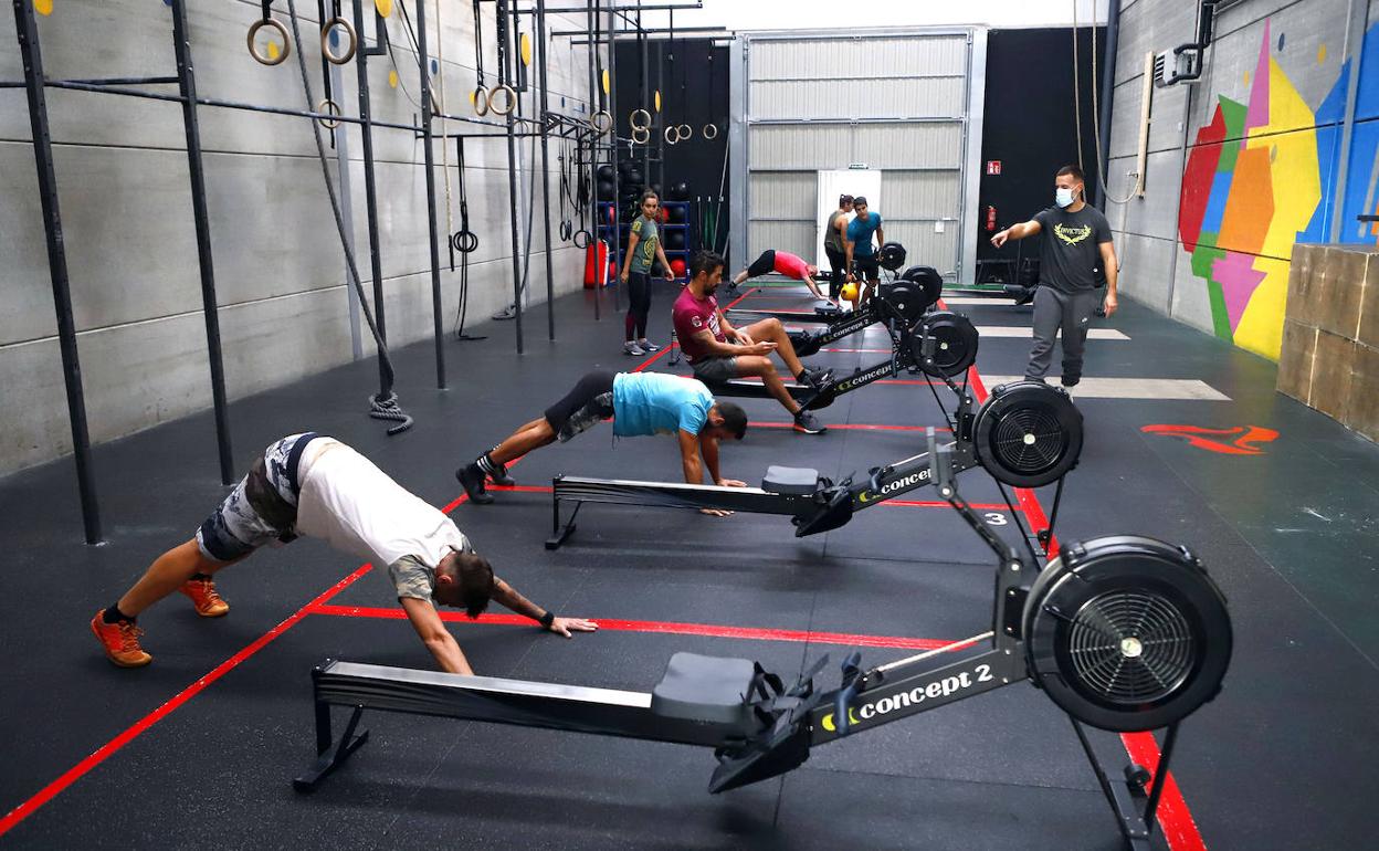 Los estudios avalan que los contagios en los centros deportivos son menores al 1% . 