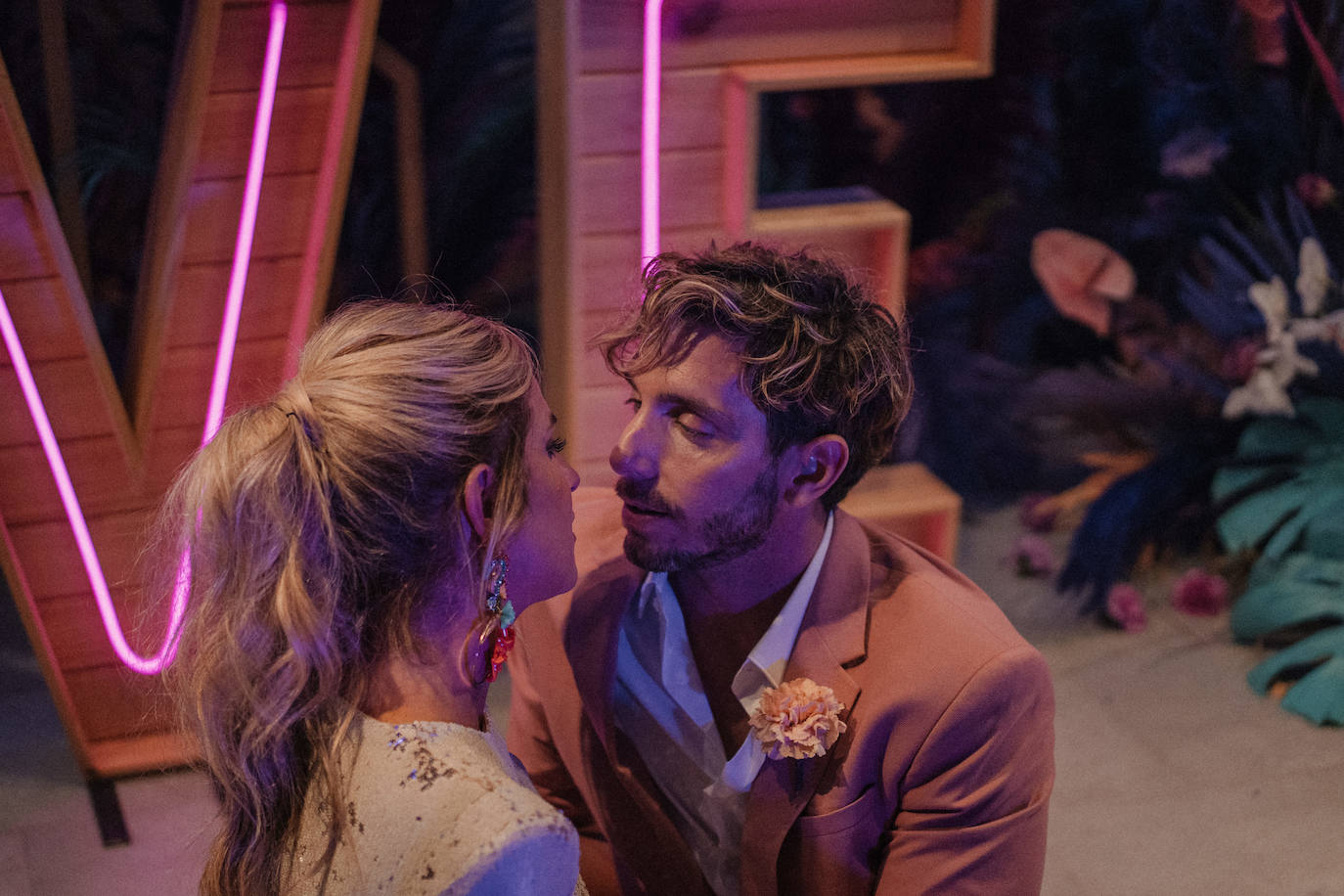 Fotos: Una novia con botas y su boda en la Gran Vía de Bilbao