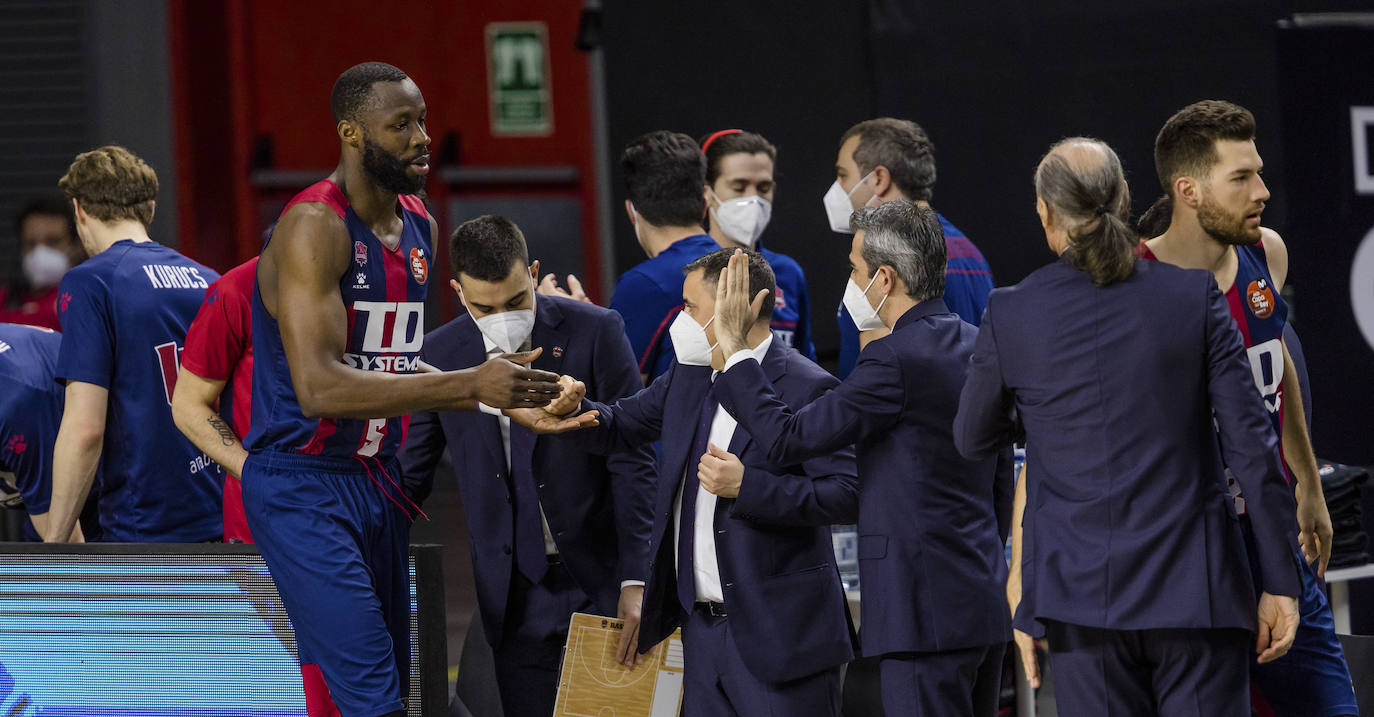 Fotos: Las mejores imágenes del Baskonia-Joventut