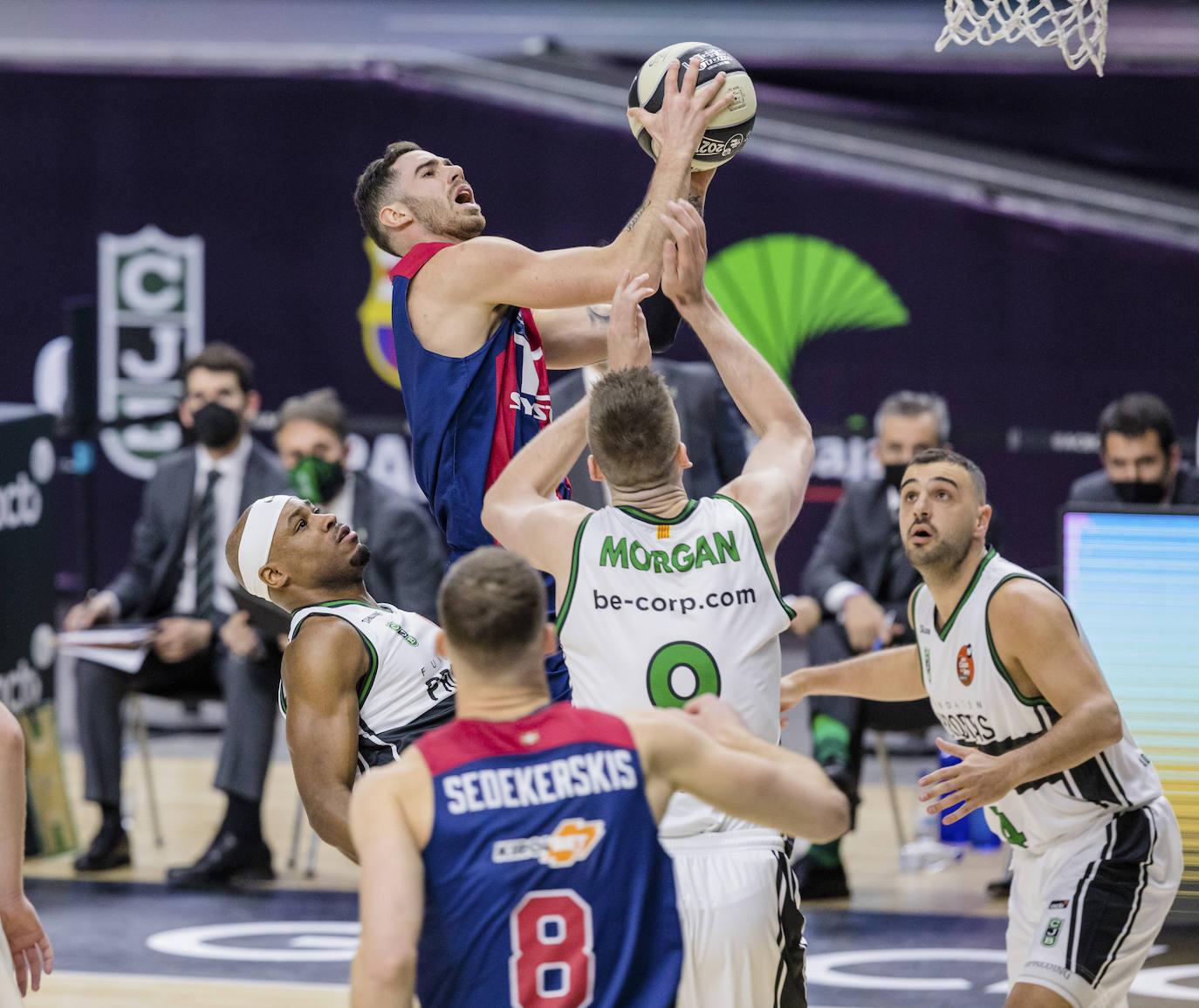 Fotos: Las mejores imágenes del Baskonia-Joventut