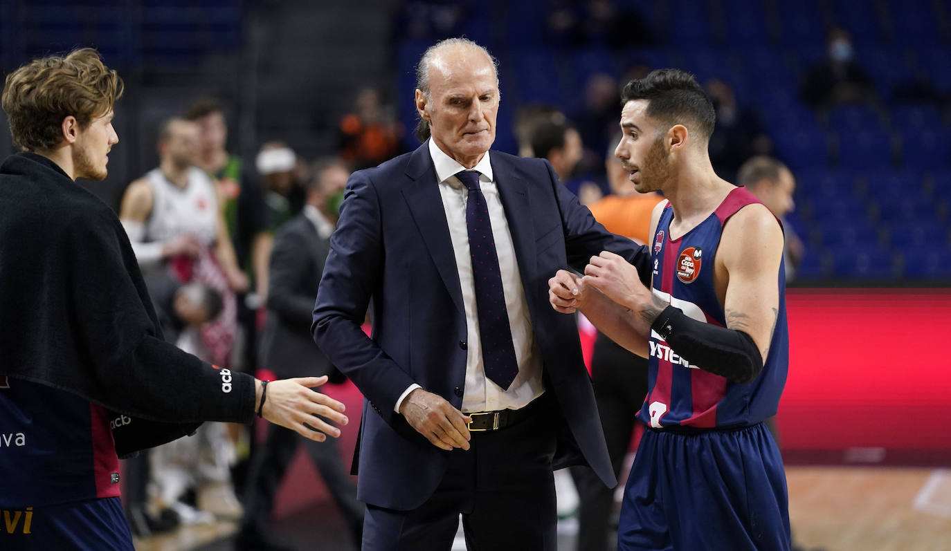 Fotos: Las mejores imágenes del Baskonia-Joventut