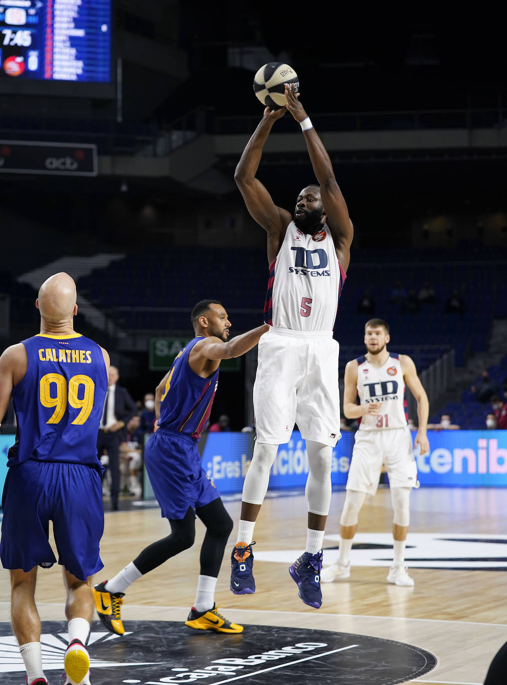 Fotos: Las mejores imágenes del Barcelona - TD Systems Baskonia de la semifinal de la Copa del Rey2021