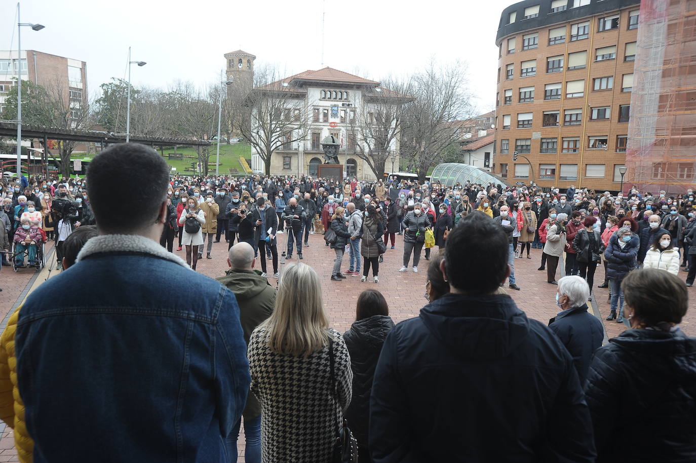 Fotos: Concentración para condenar el asesinato machista en Sestao