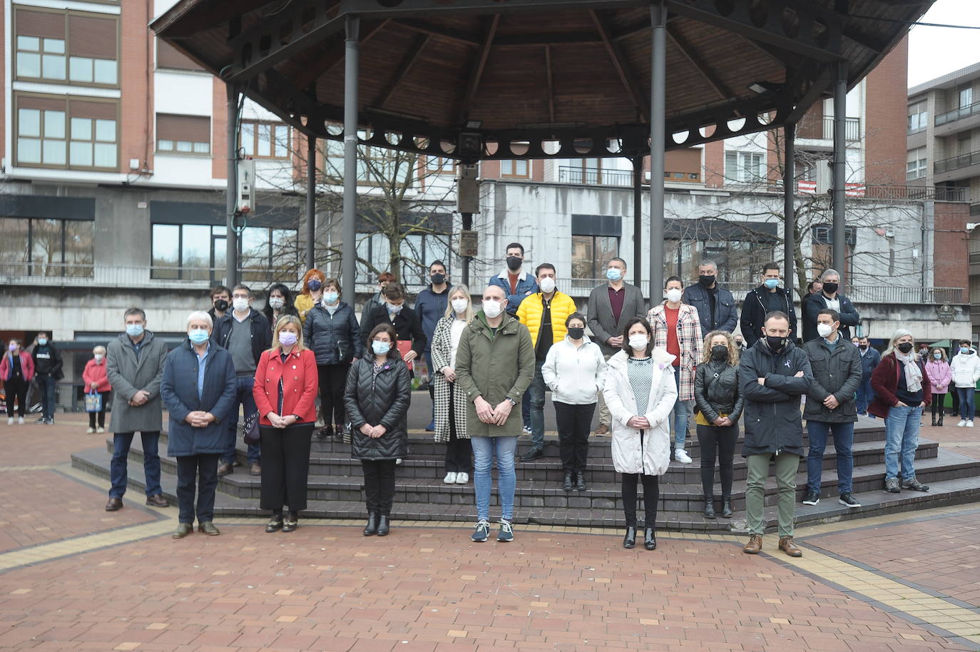 Fotos: Concentración para condenar el asesinato machista en Sestao