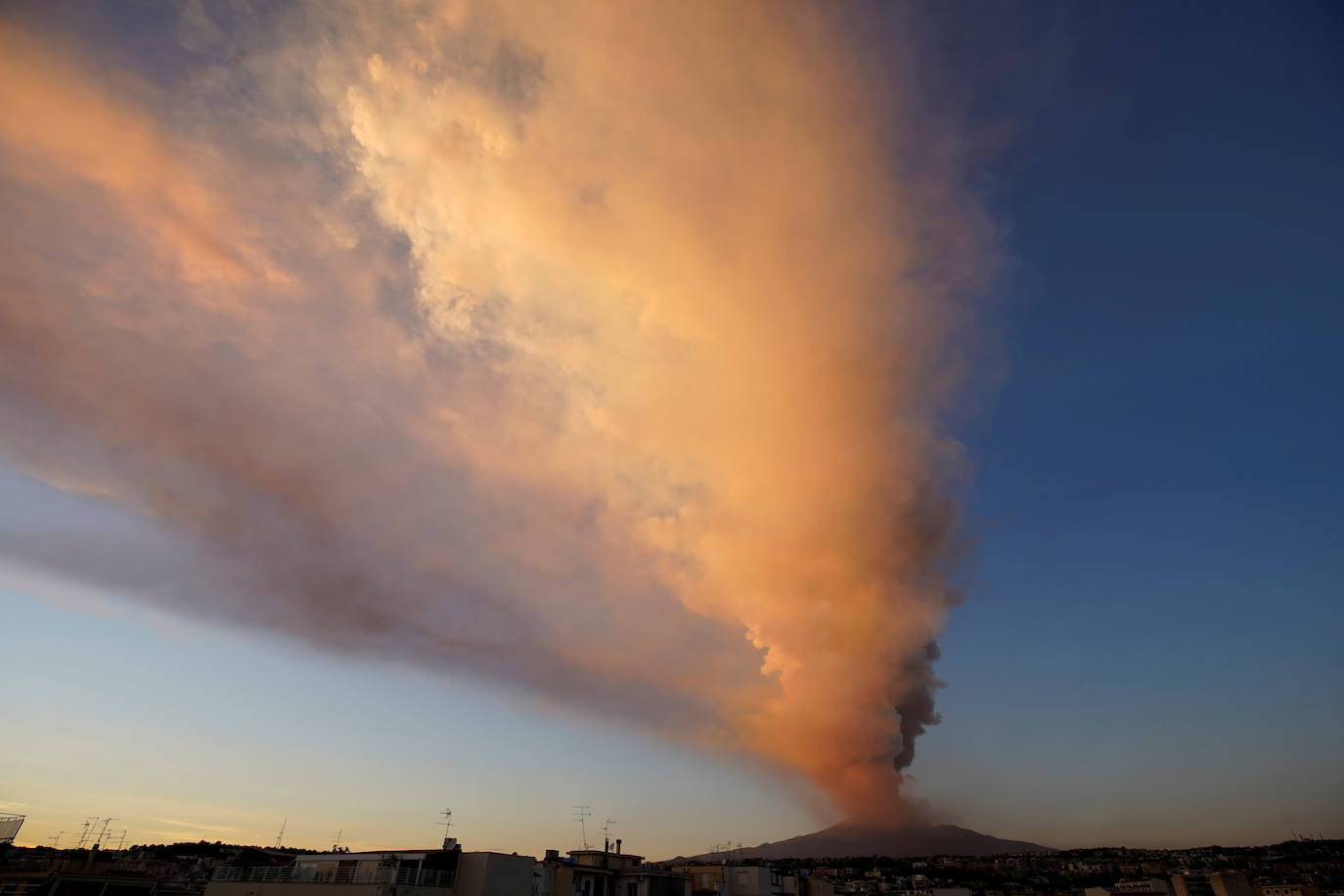 Fotos: El volcán Etna vuelve a rugir