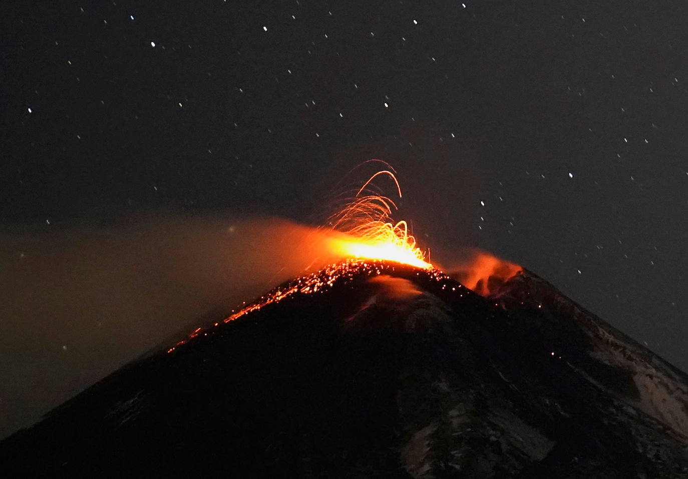 Fotos: El volcán Etna vuelve a rugir