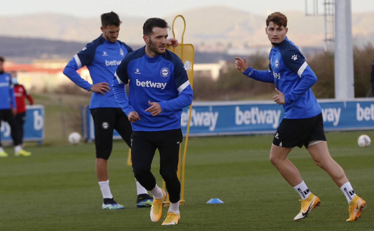 Joaelu, Lucas y Borja, en un entrenamiento. 