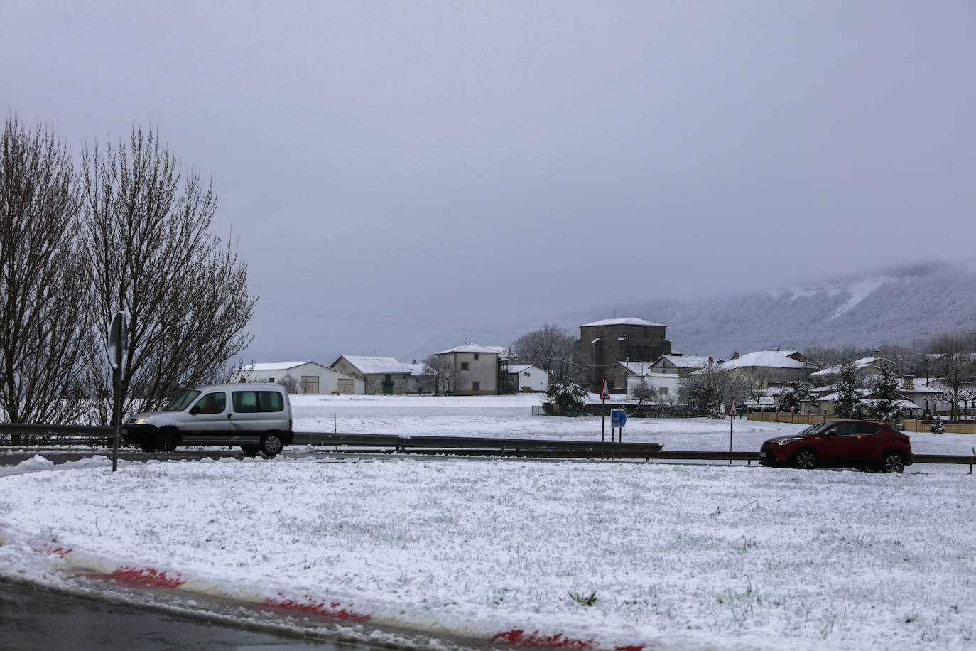 Fotos: La nieve vuelve a Álava