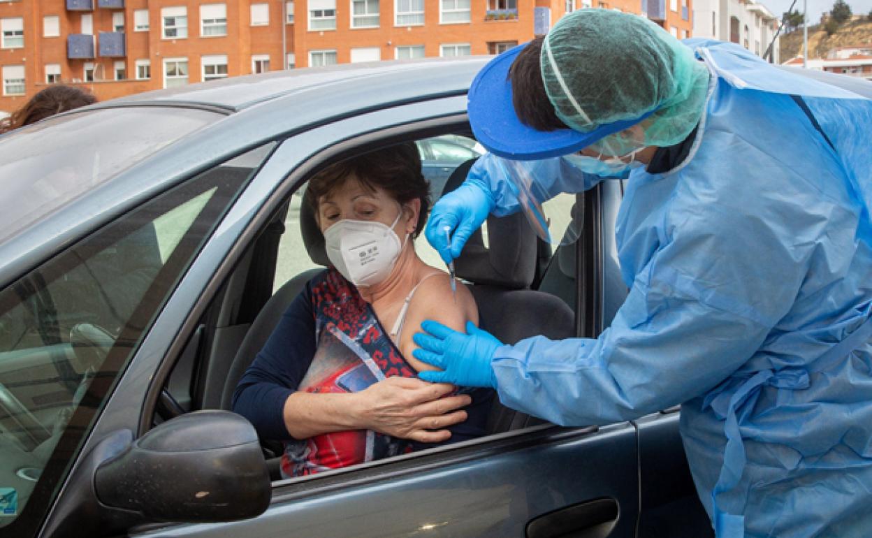 Osakidetza dispondrá de un 'vacunauto' por territorio de manera experimental