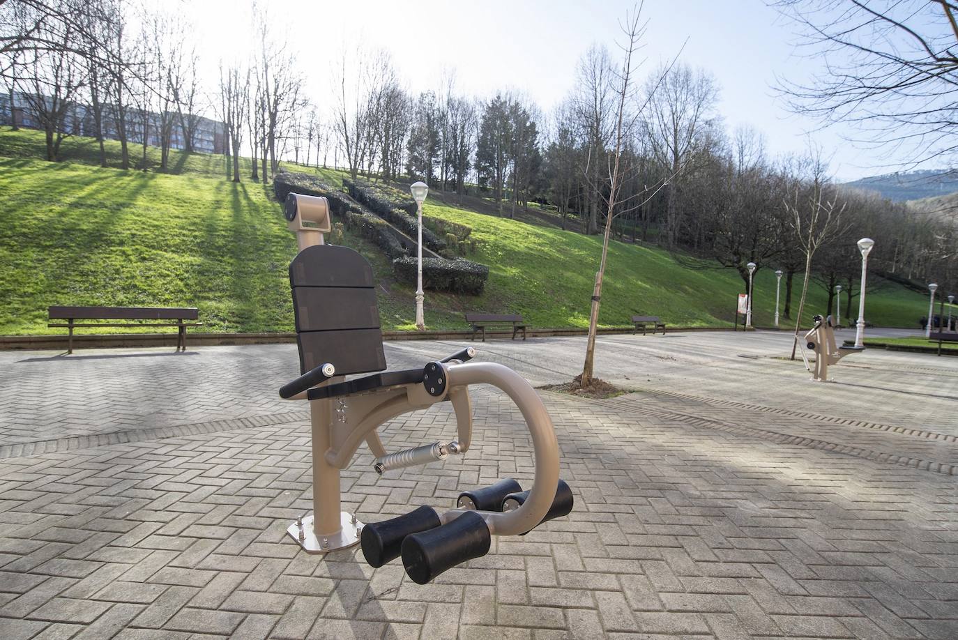 Fotos: El Parque Eskurtze estrena nuevas zonas deportivas y de juegos infantiles