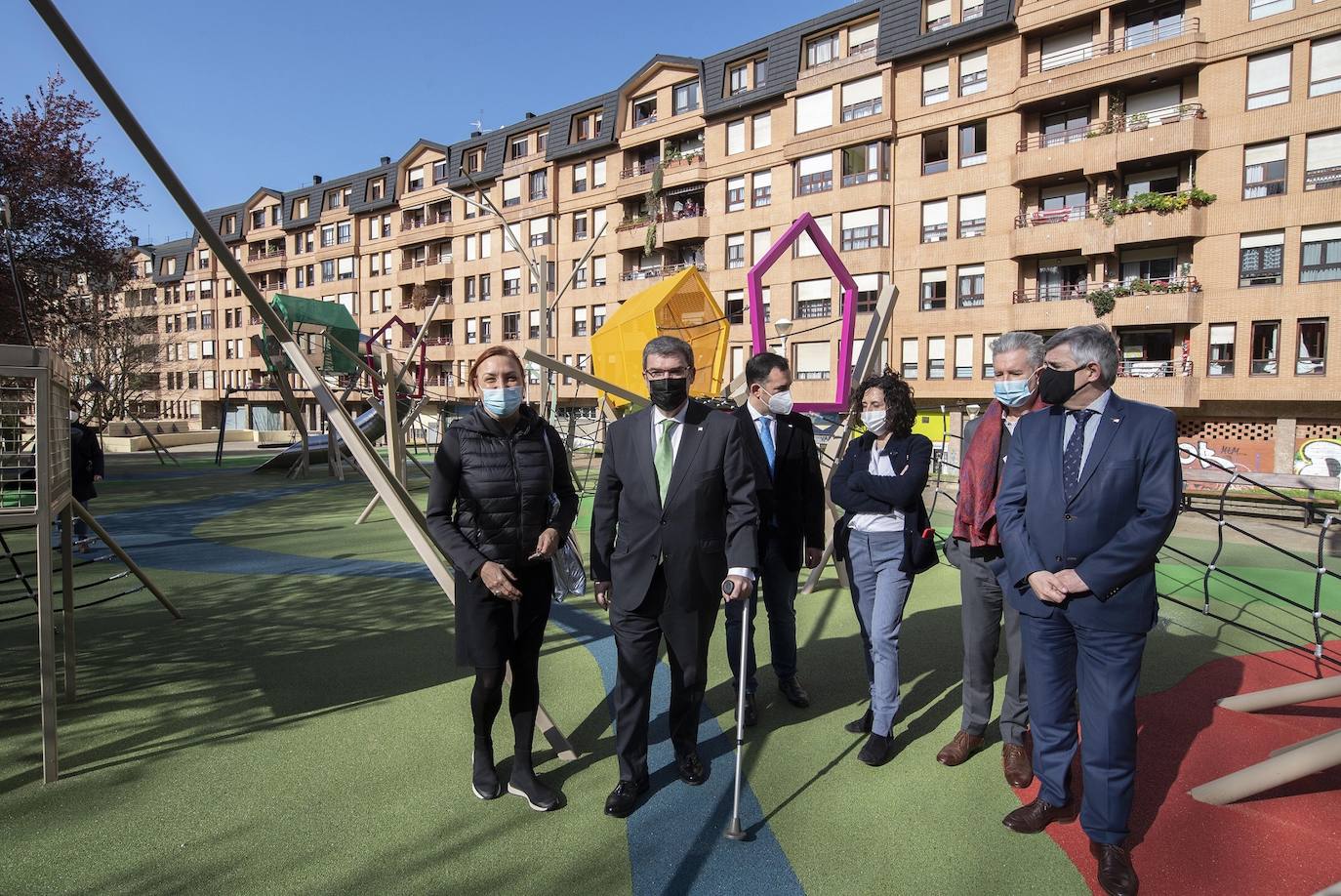 Fotos: El Parque Eskurtze estrena nuevas zonas deportivas y de juegos infantiles