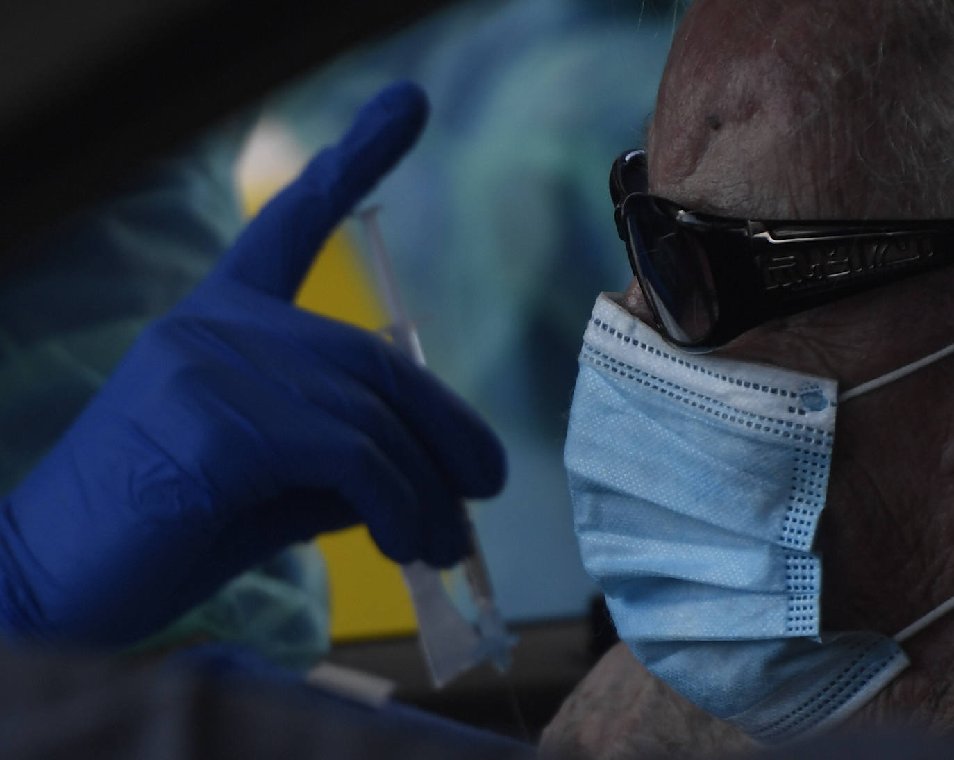 Fotos: Osakidetza empieza hoy en Mungia la vacunación a mayores sin bajarse del coche