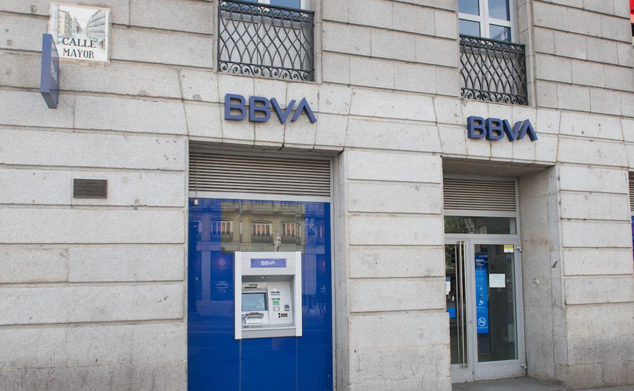 BBVA estudia un ERE que puede afectar a 3.000 empleados en España