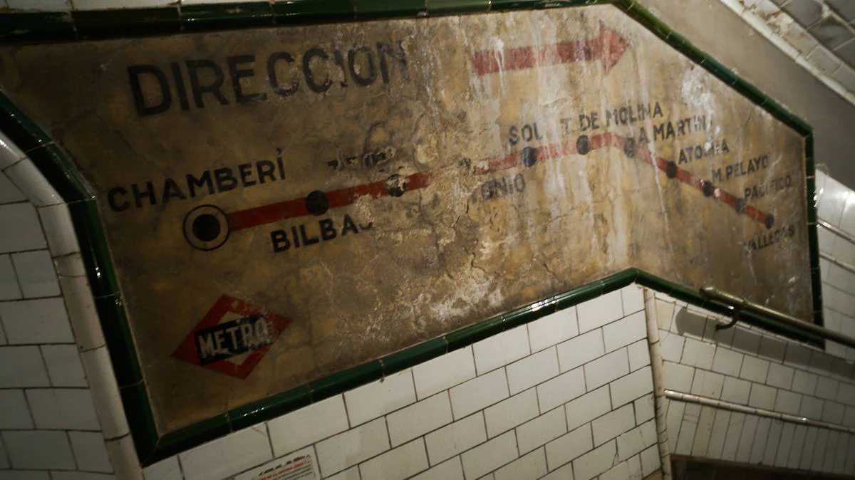 ESTACIÓN DE CHAMBERÍ (MADRID) | En el transcurso de la Guerra Civil, la estación sirvió como refugio para las mujeres, ancianos y niños durante los bombardeos aéreos. 