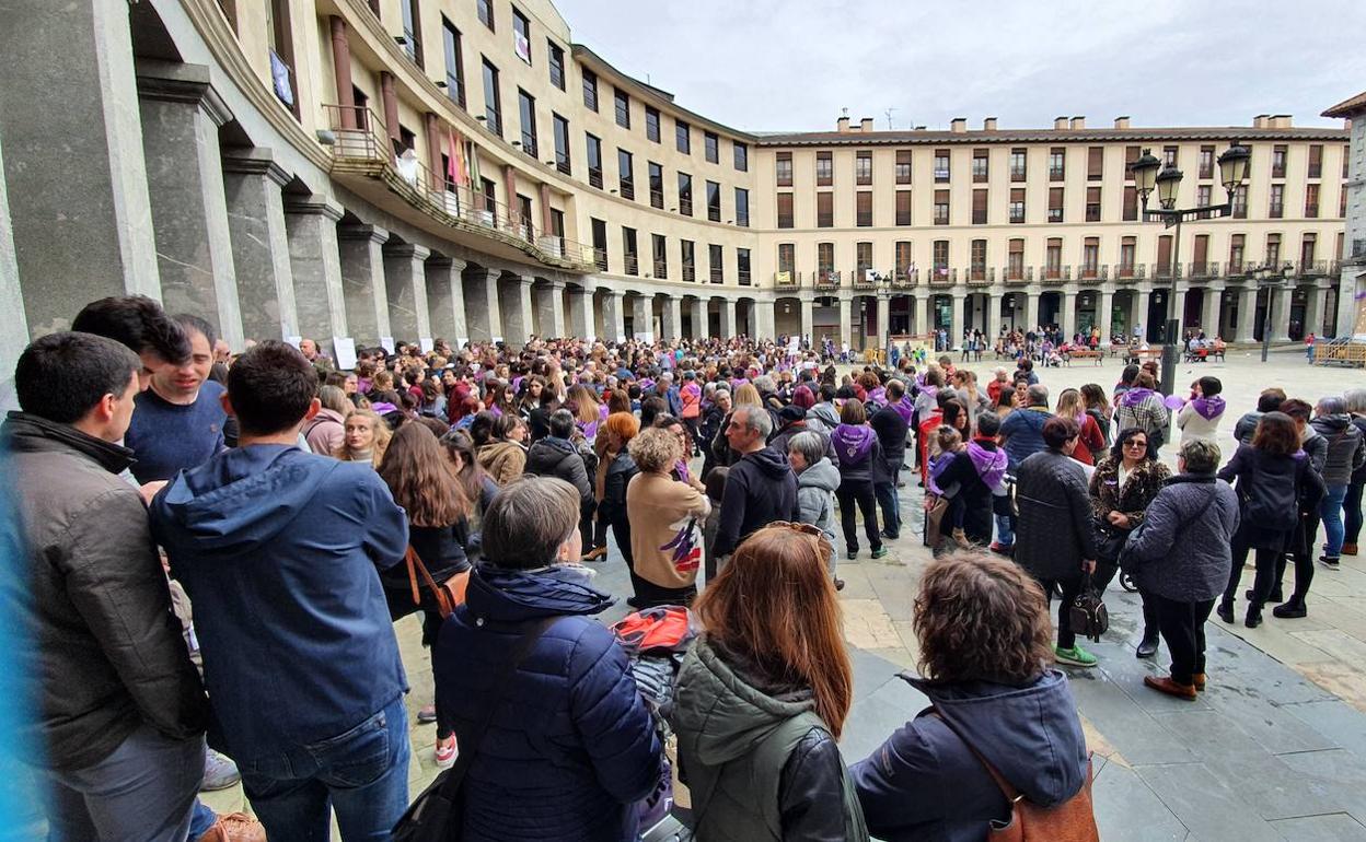 Concentración del 8 de marzo del año pasado en Llodio, uno de los últimos actos celebrados con normalidad antes de la pandemia. 