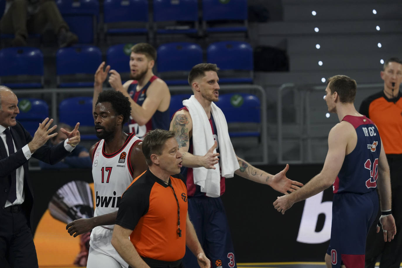 Fotos: Las mejores imágenes del Baskonia - Olympiacos