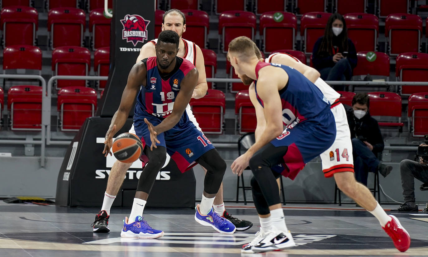 Fotos: Las mejores imágenes del Baskonia - Olympiacos