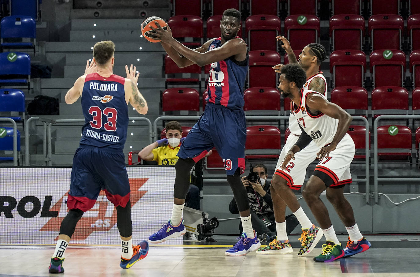 Fotos: Las mejores imágenes del Baskonia - Olympiacos