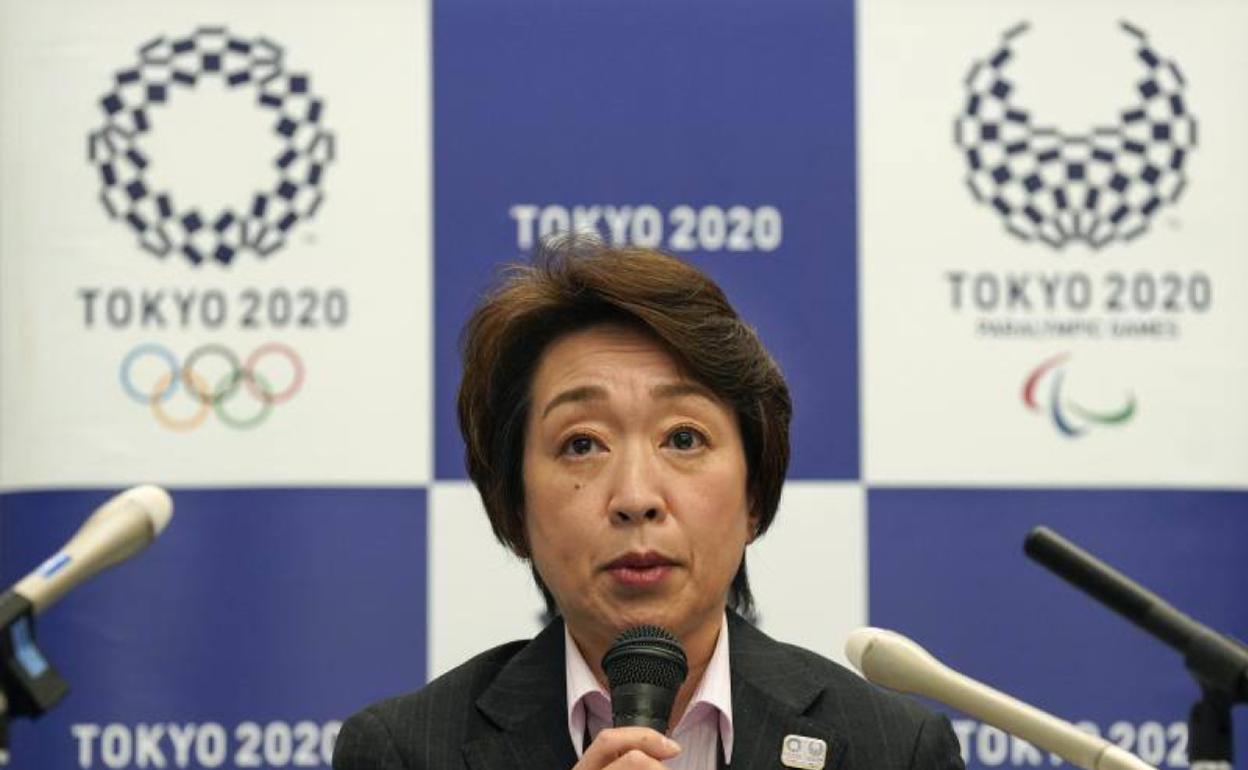 Seiko Hashimoto, presidenta del Comité Organizador de los Juegos de Tokio, en una comparecencia. 