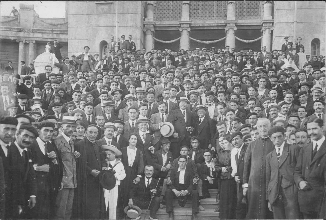 Encuentro de Partido Católico Tradicionalista liderado por Juan Vázquez de Mella en Artxanda en 1919.