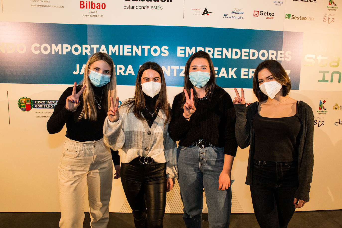 Fotos: STARTInnova entrega los premios a los jóvenes más emprendedores de Bizkaia y Álava