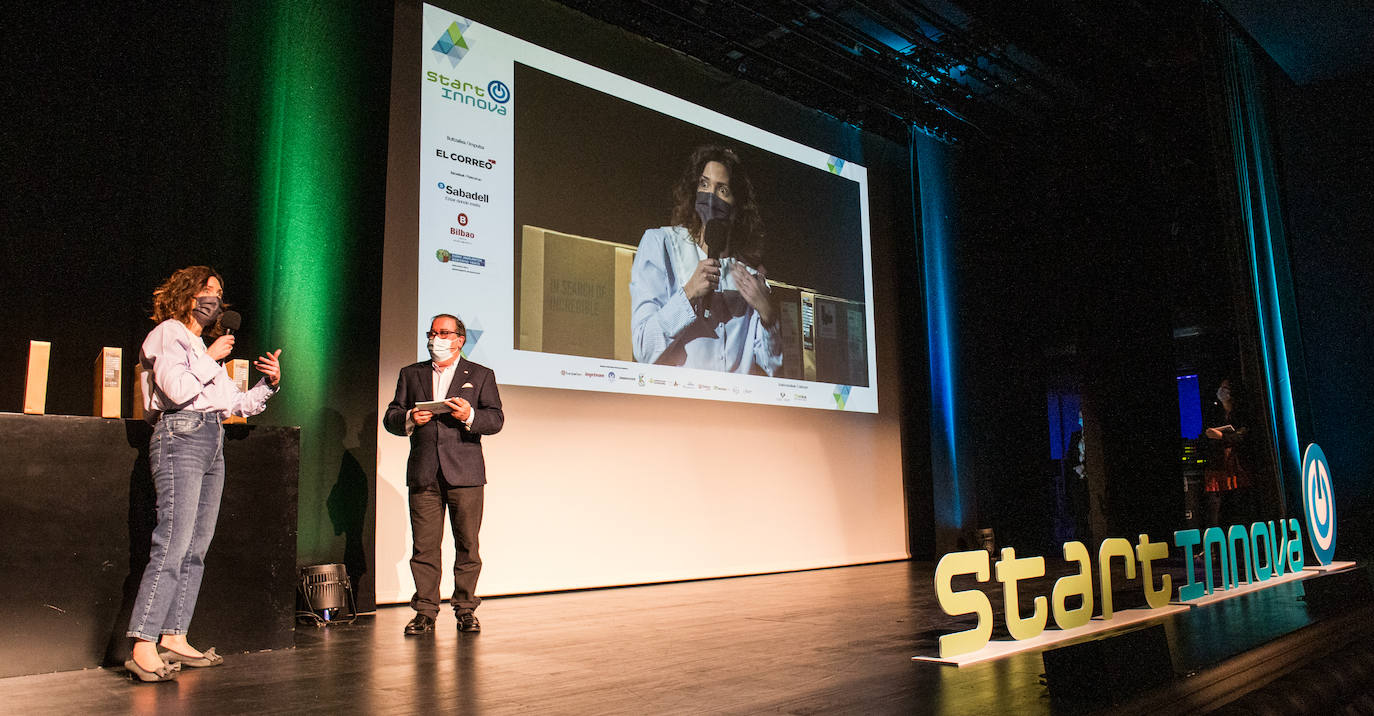 Fotos: STARTInnova entrega los premios a los jóvenes más emprendedores de Bizkaia y Álava