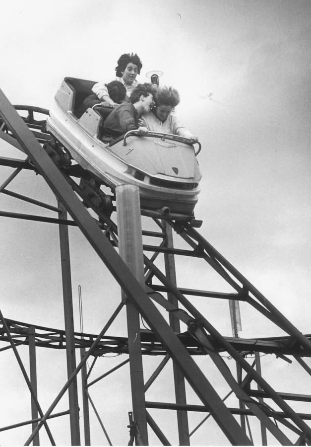 La montaña rusa era la principal atracción del parque (1989)