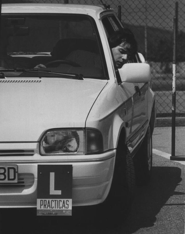 Un joven trata de sacarse el carnet de conducir en Artxanda (1990)