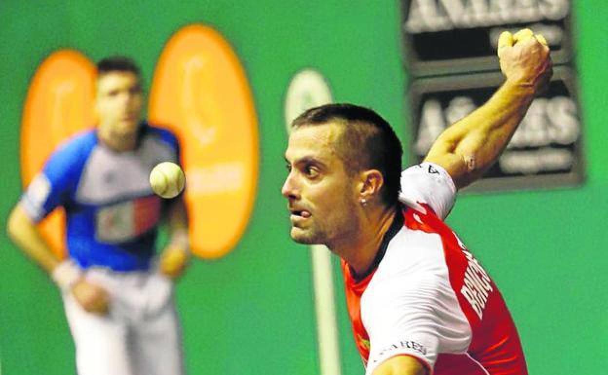 Bengoetxea VI logró cuatro tantos con la jugada inicial en el frontón Astelena de Eibar. 